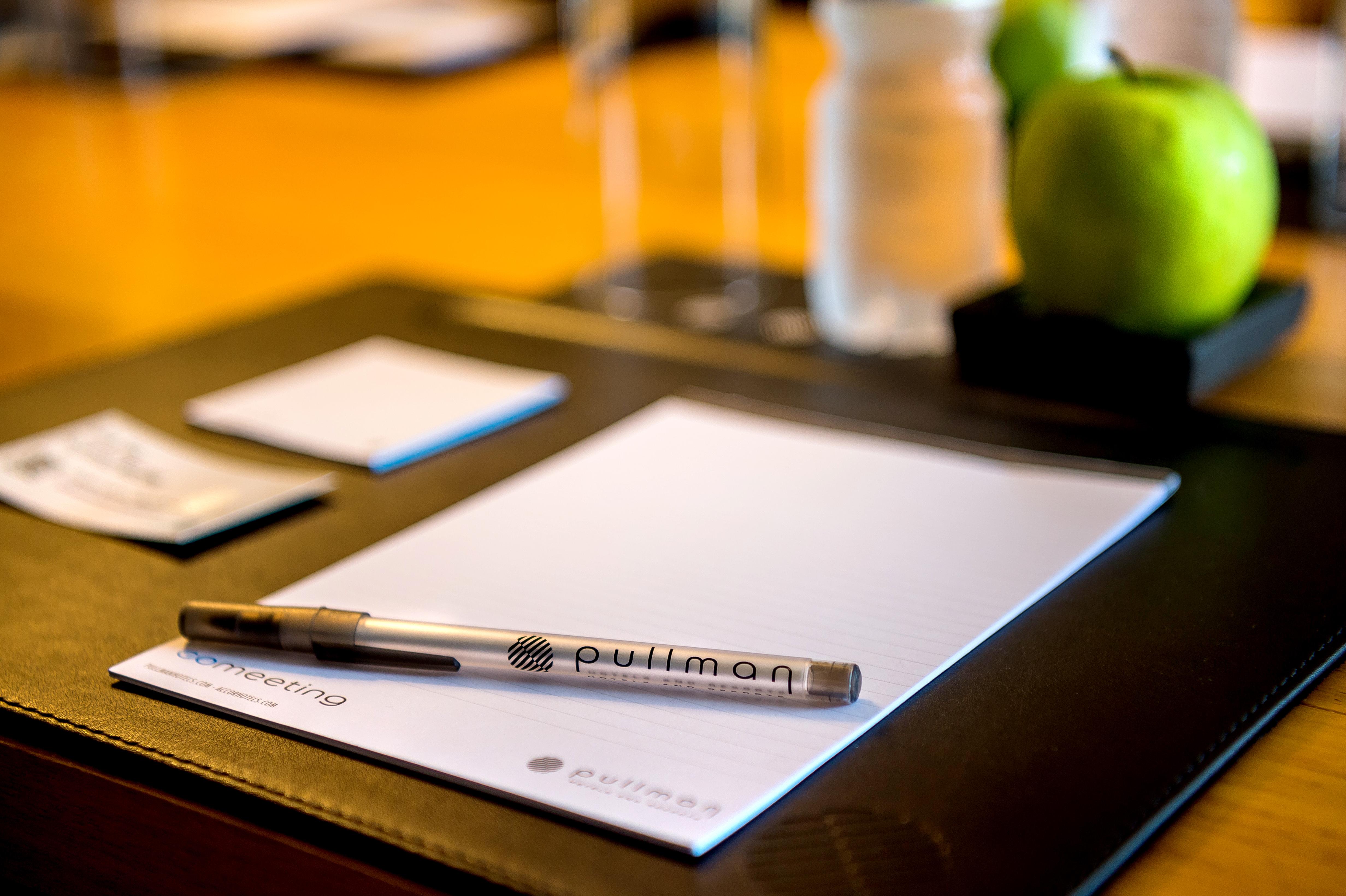 Pullman Sao Paulo Guarulhos Airport Hotel Ngoại thất bức ảnh A pen and a notepad