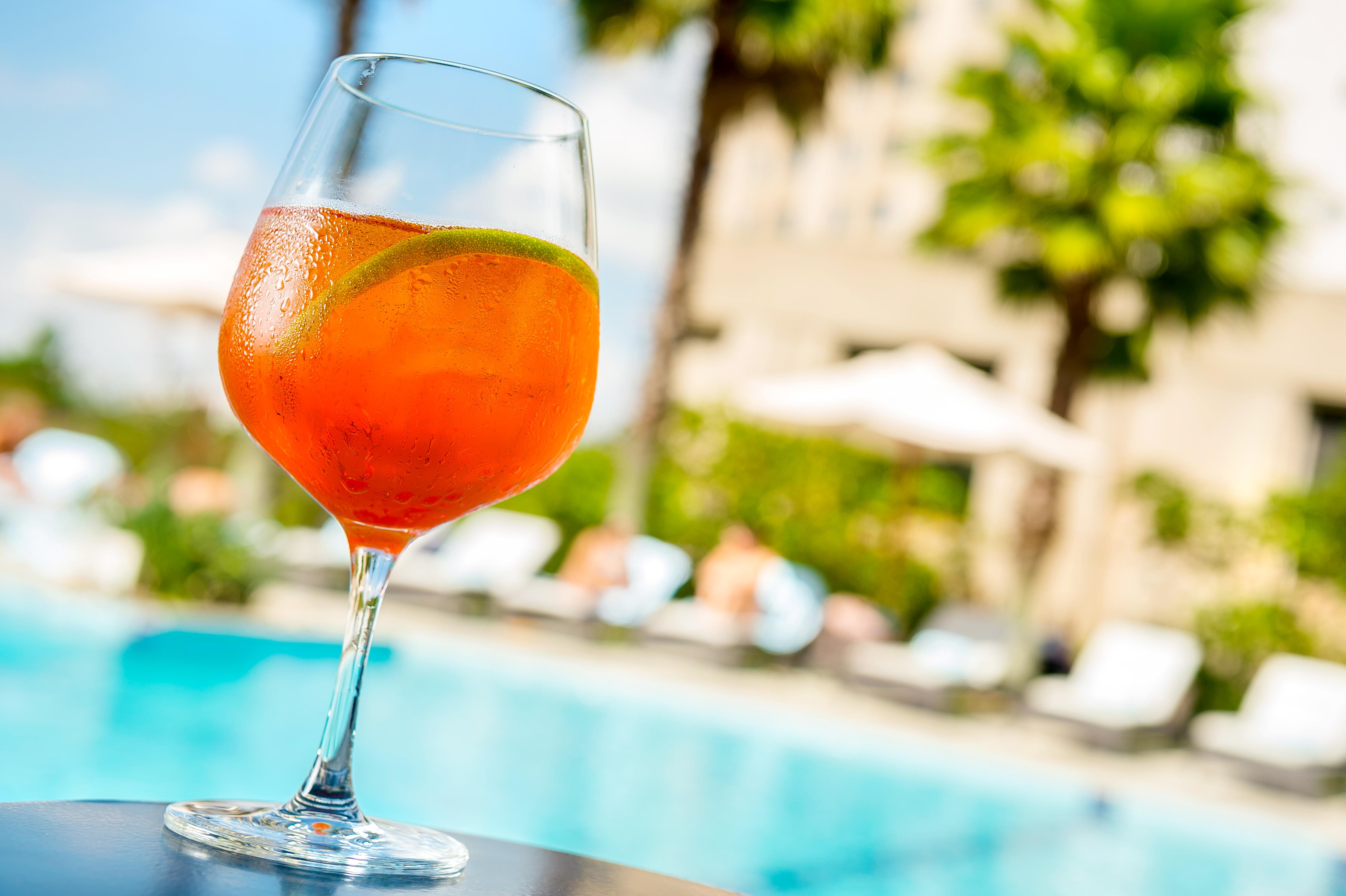 Pullman Sao Paulo Guarulhos Airport Hotel Ngoại thất bức ảnh A glass of Aperol Spritz